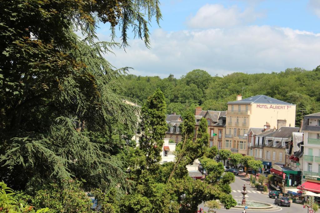 Albert Premier Hotel Bagnoles-de-l'Orne Exteriör bild