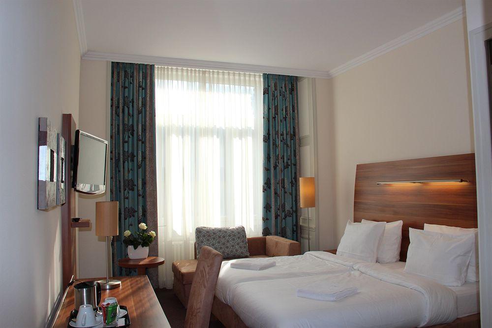 Albert Premier Hotel Bagnoles-de-l'Orne Exteriör bild